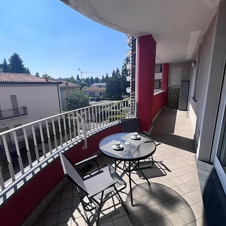 Red Palace Apartment